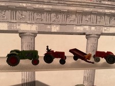 4 x Wiking 1:87 siehe Bilder Trecker etc zum Basteln, für die Tonne zu schade