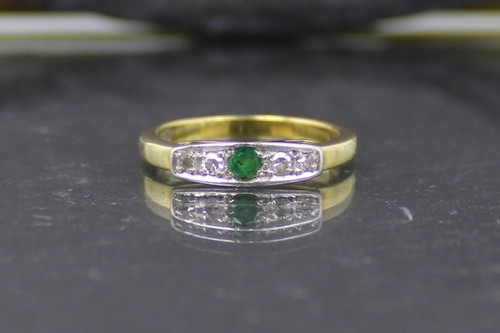 Emerald diamond gold - ring, in