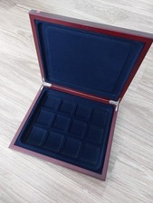 Münzkassette aus Holz mit 12