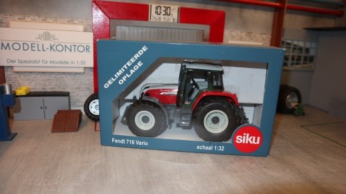 Siku 2965 fendt 716 - in,