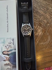  Uhr. 100 Jähriges Jubiläum