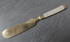 Feines antikes Messer Käsemesser bronzefarbig Metall, 16.5 cm Perlmutt Griff