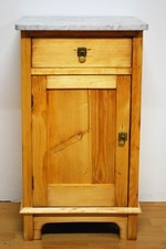 Eins von zwei identische