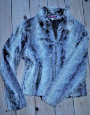 Conleys elegante Felljacke