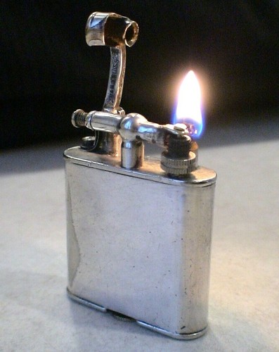 Altes benzin feuerzeug - altes,