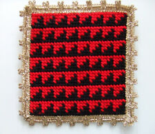 Deckchen Untersetzer Gobelinstickerei gestickter Stramin Handarbeit