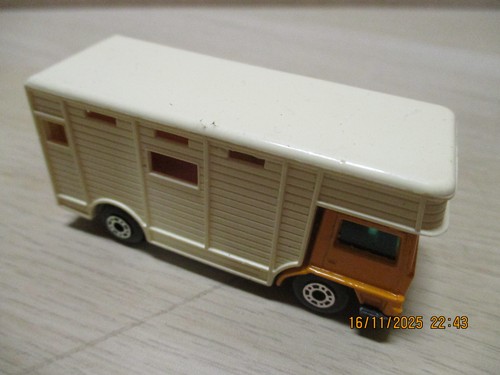Matchbox horse box 1977 - horse,