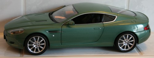 Minichamps 137324 aston - ,