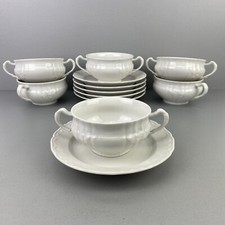 Sechs reliefierte Suppentassen