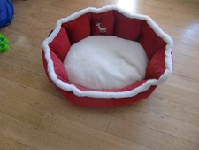 ** Nobby weihnachtliches ovales Komfortbett Hund Katze (ca 55x50x23) **