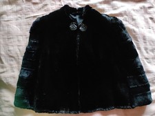 Ärmelloser Bolero Weste Gilet Shrug schwarz Pelz Fell 