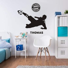 Wandtattoo + Name FCB Fußballer 01  FANSHOP FC BAYERN WANDAUFKLEBER KINDERZIMMER
