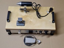 Tisch mit Motor für Uhrmacherdrehmaschine/Drehbank