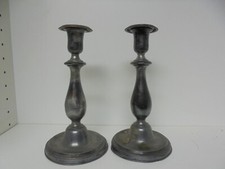 2 alte Kerzenständer , Zinn