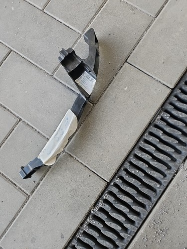 Stoßstangenhalter rechts vorn