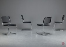 Thonet S32 N Freischwinger Schwarz mit Netzgewebe Bauhaus Stuhl minimalistisch