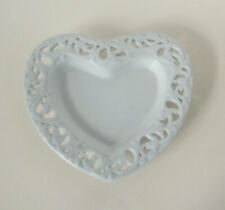 flache Deko- Schale aus weißer Keramik Herz-Form - mit durchbrochenem Rand