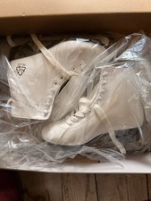 Damenschlittschuhe Gr.38/39 und Herrenschlittschuhe Gr. 43/44 zu. Neu!