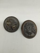 2 Viktorianische Trauer Schmuck, Broschen aus Gutta Guttapercha - Um 1870 ! RRR