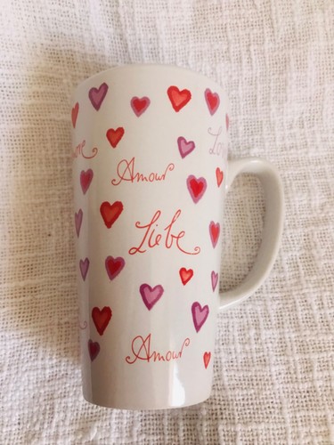 Hohe tasse becher mit herzen - hohe,