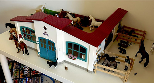 Schleich reiterhof pferdestall - reiterhof,