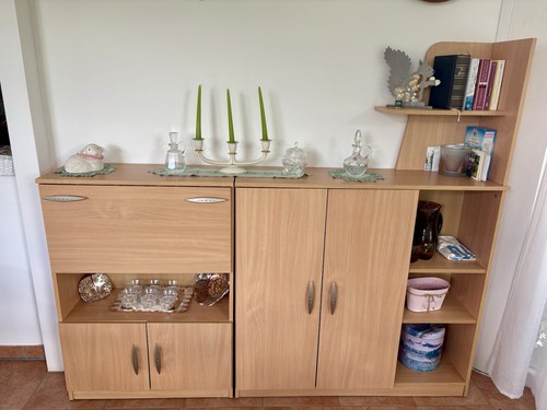Wohnzimmerschrank