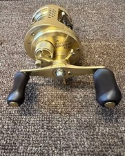 Shimano 00 CALCUTTA CONQUEST 200 Baitcastrolle RH Excellent aus JAPAN