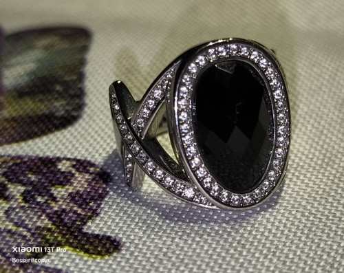 Ring breit mit - , schwarzem