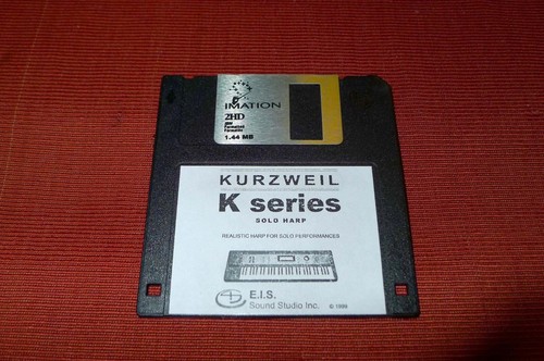 Diskette mit orchesterharfe - diskette,