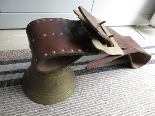 Alte riesige kuhglocke - ,