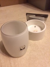 sehr schöner abnehmbarer Halter mit Mundglas Kristall