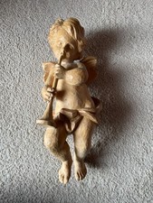 großer Engel mit Posaune aus