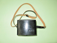 Aus Nachlass - ROLLEI 35 , TASCHE LEDER HART - mit Gurt - Innenfutter in blau