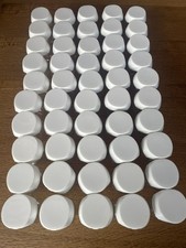 50 leere Plastikdosen