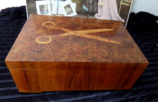 antike alte Schatulle Wurzel- Holz Nähkästchen Intarsien Schere Blumen Unikat