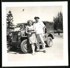 Fotografie Bhadravati / Indien, Auto Willys MB Overland Jeep Geländewagen 