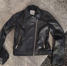Schwarze Kunstlederjacke im Bikerstil Girls United, Gr. 146/152  TOP