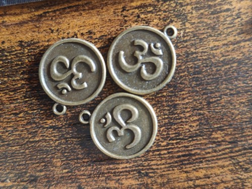Aum goa hippie charm - om,