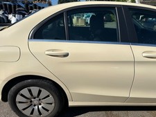 Tür Mercedes-Benz C-Klasse W205 A2057300205 RECHTS Hinten Hellelfenbein Taxi