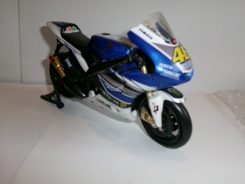 Valentino rossi yamaha - #46,