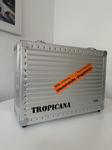 Rimowa tropicana camera case - i,