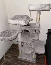 Grauer Katzenbaum Kratzbaum