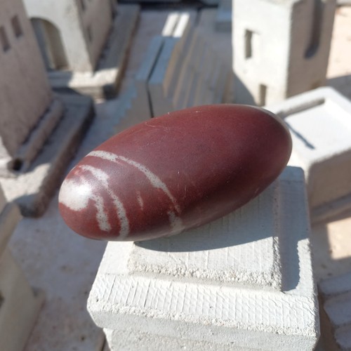 Shiva lingam narmada - lingam, fluss