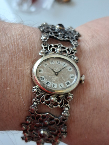 Schöne alte armbanduhr 835 - alte,