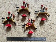 Vier kleine  Karussellpferde  aus Holz, Länge/Höhe~6cm, Zustand: Sehr Gut