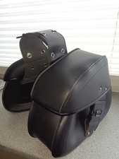 Praktische und schicke kleine Satteltaschen für´s Motorrad mit Zahlenschloss