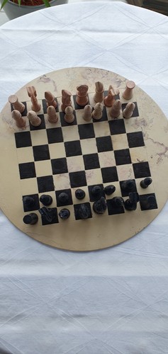Schachspiel aus speckstein - schachspiel,