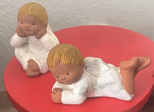 2 Original Singer Engel Jullar 1x liegend 1x sitzend Knaben Lausbuben alt 