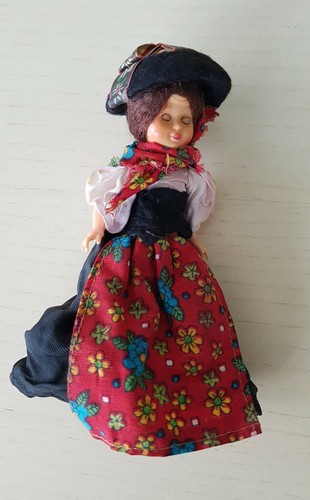 Alte trachtenpuppe - alte,