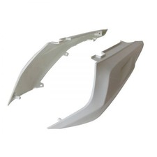 Unlackierte Heckverkleidung (2